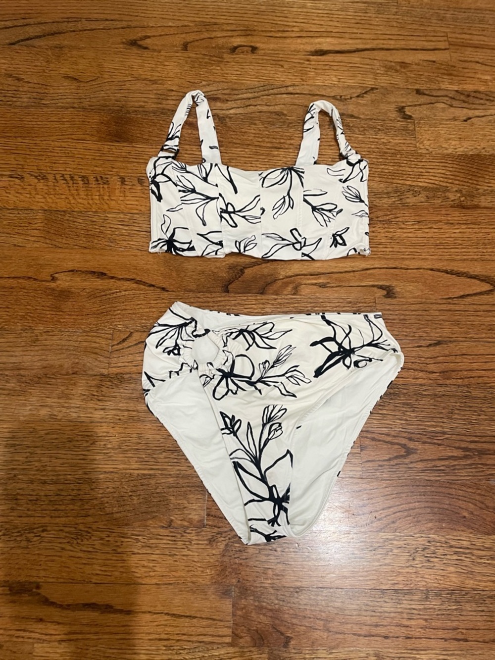 Revel Rey Black and White Set